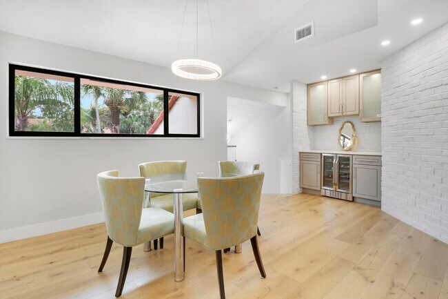 Building Photo - 104 Sea Oats Dr