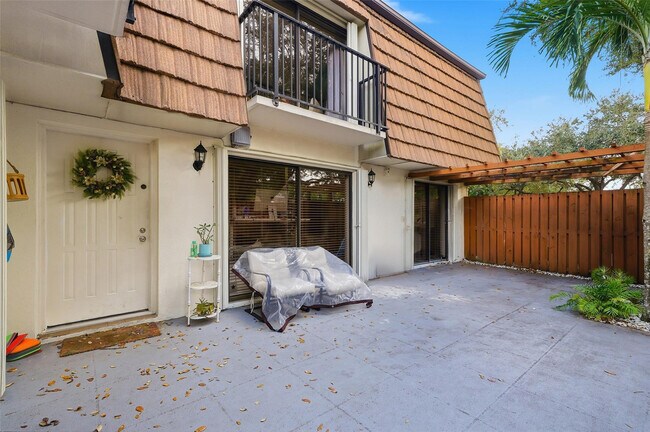 Building Photo - 9142 SW 23rd St