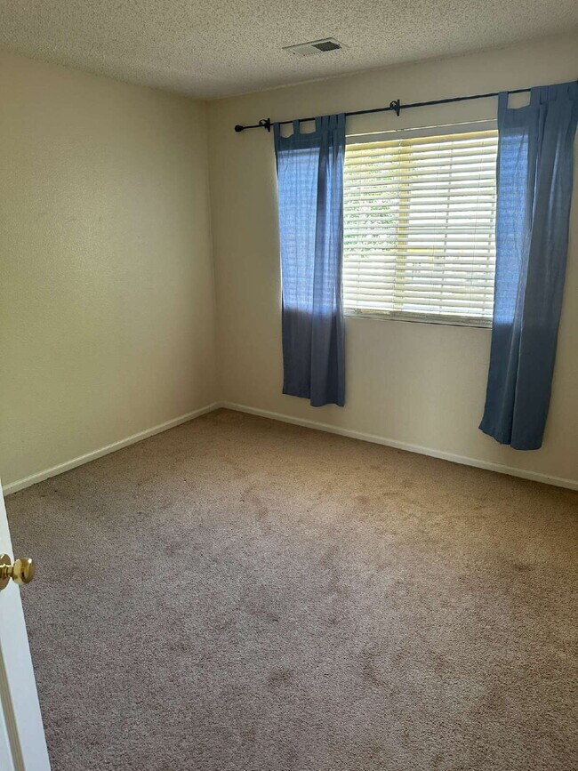 Building Photo - 3870 S Himalaya Way
