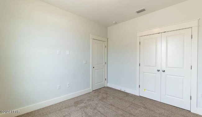 Building Photo - 427 Foxtail Wy