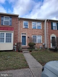 Building Photo - EDGEWOOD - STONELIEGH SQUARE TOWNHOUSE
