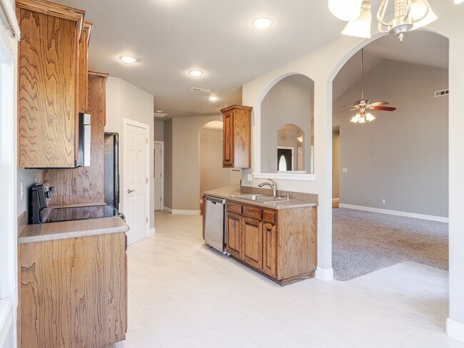 Building Photo - 13 Bobwith Ln