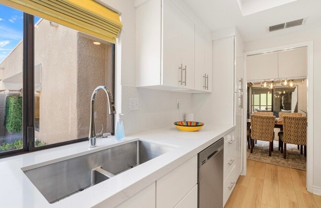 Building Photo - 72499 Desert Flower Dr