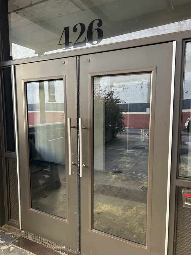 Building Photo - 426 Marietta St NW