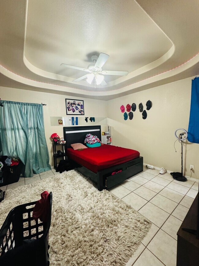Building Photo - 218 Girasol Ct