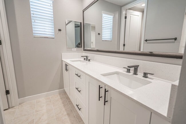 Building Photo - New Construction  Walnut Place - 4 Bedroom Townhome for Rent in Gardena!