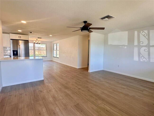 Building Photo - 7521 Bougenville Dr