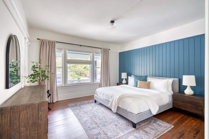 Building Photo - 1036 SE 12th Ave