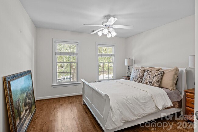 Building Photo - 12428 Willingdon Rd