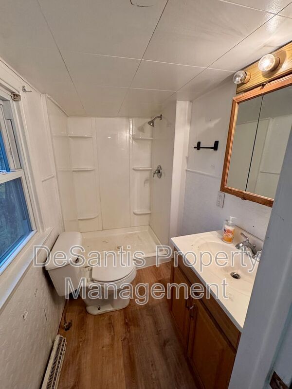 Building Photo - 474 Spang Ave