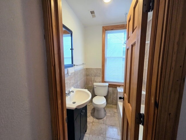 Building Photo - 329 N Preston St