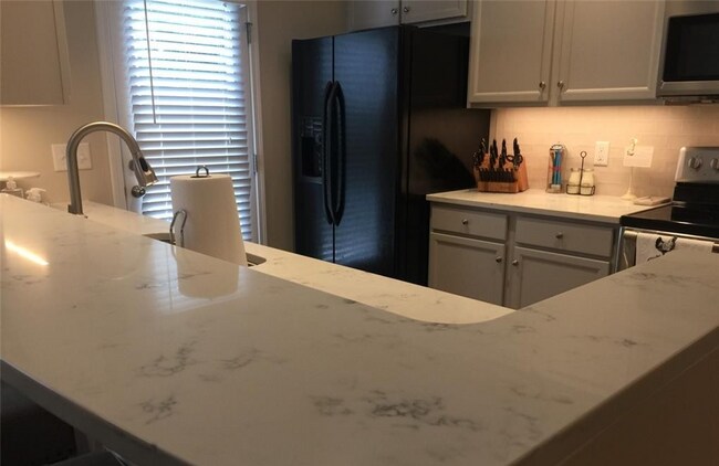 Building Photo - Beautiful Townhome in coveted Steele Creek - Berewick