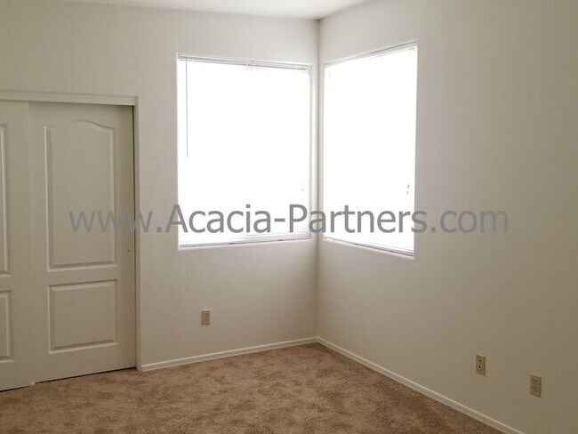 Building Photo - 3 Bedroom/2 Bath in Gated Community