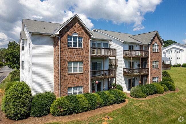 Building Photo - Bradley Hills Apartments