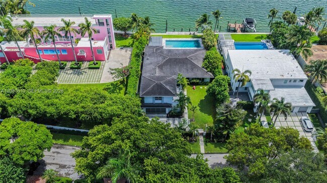 Building Photo - 9301 N Bayshore Dr