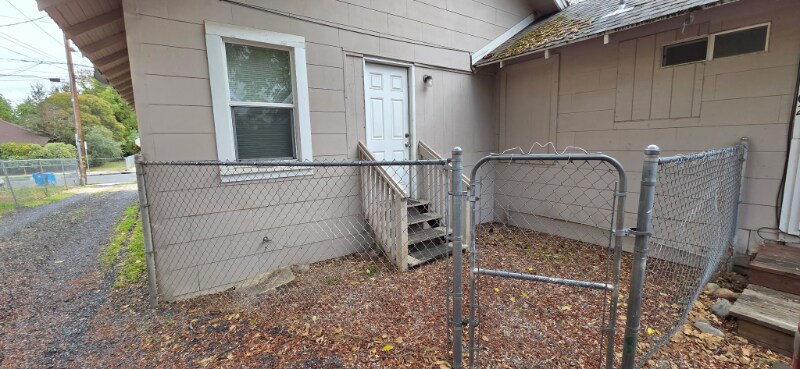 Building Photo - 1500 Pomona Ave