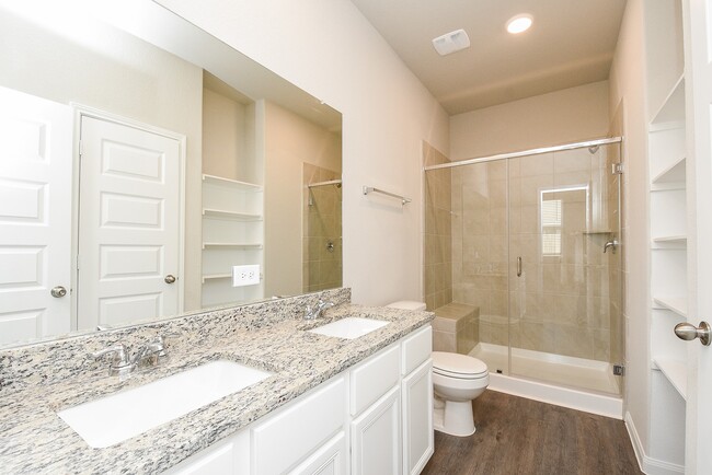 Building Photo - 14042 Chinook Dr