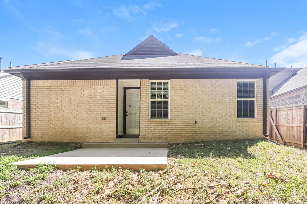 Building Photo - 7333 Green Ash Dr