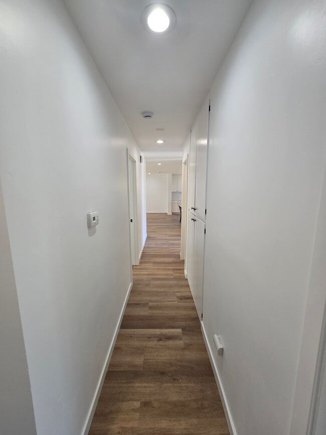 Building Photo - Freshly Remodeled & Full of Charm on Banbury