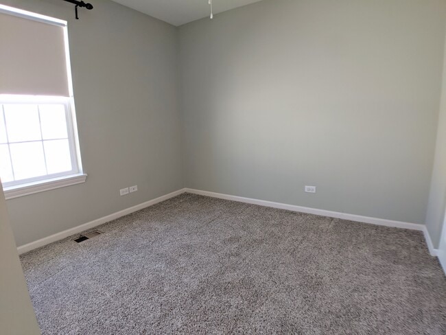 Building Photo - 385 Bradbury Ln