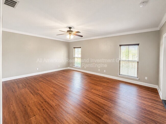 Building Photo - 598 Emerald Ln