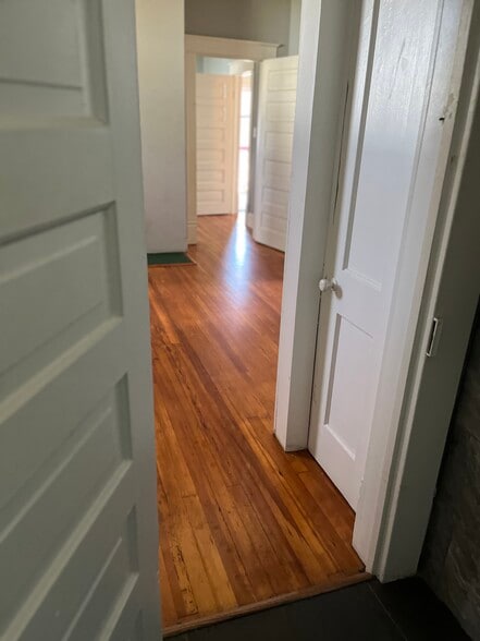 Beautiful hard wood pine floors - 1018 Paxton St