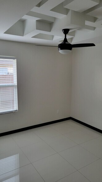 Building Photo - 1212 White Oak Drive