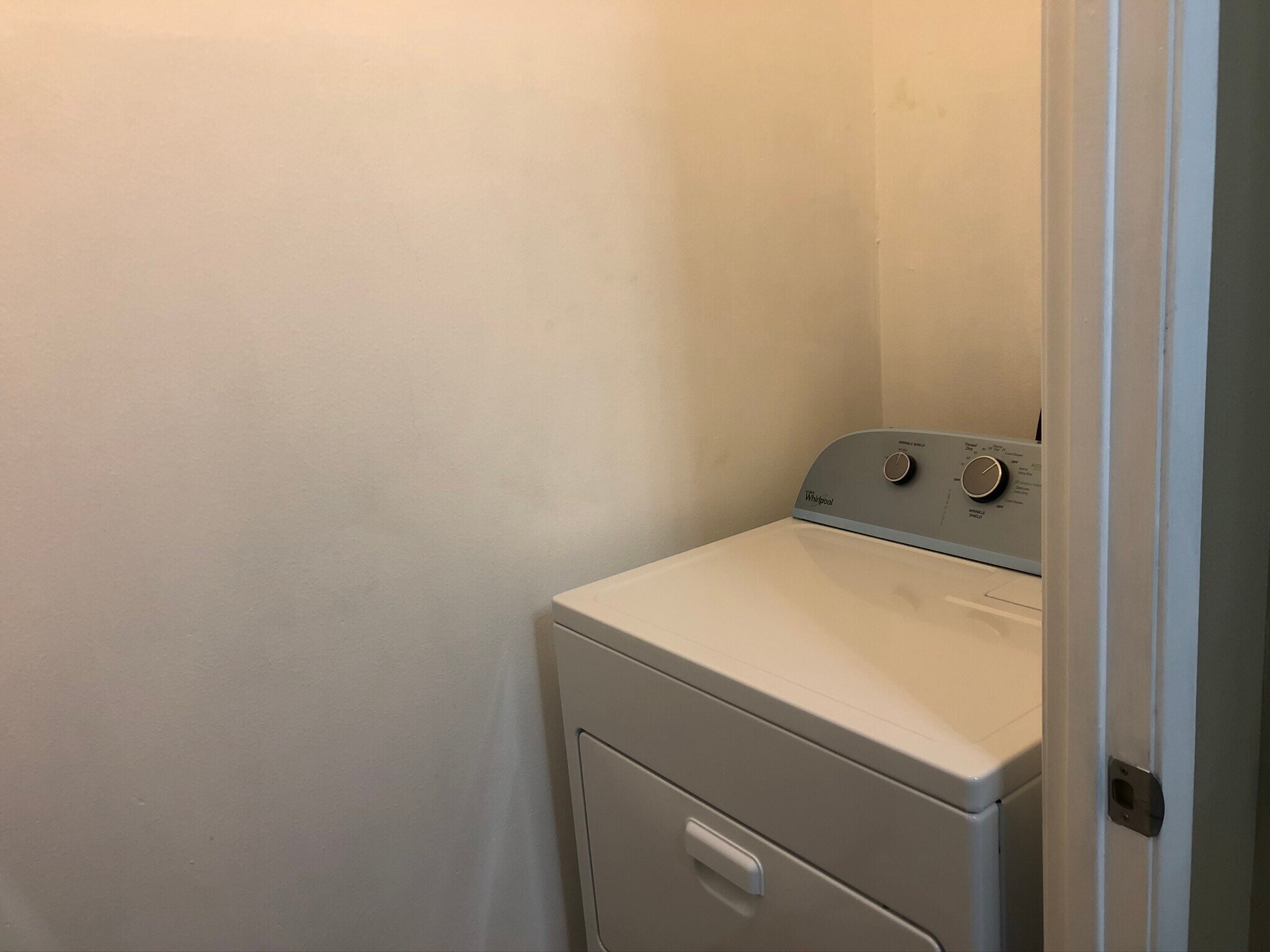 Building Photo - 388 E Ocean Blvd