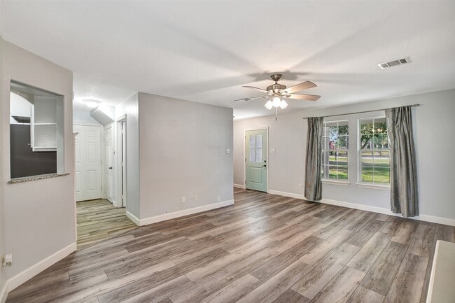 Building Photo - 22806 Lantana Dr