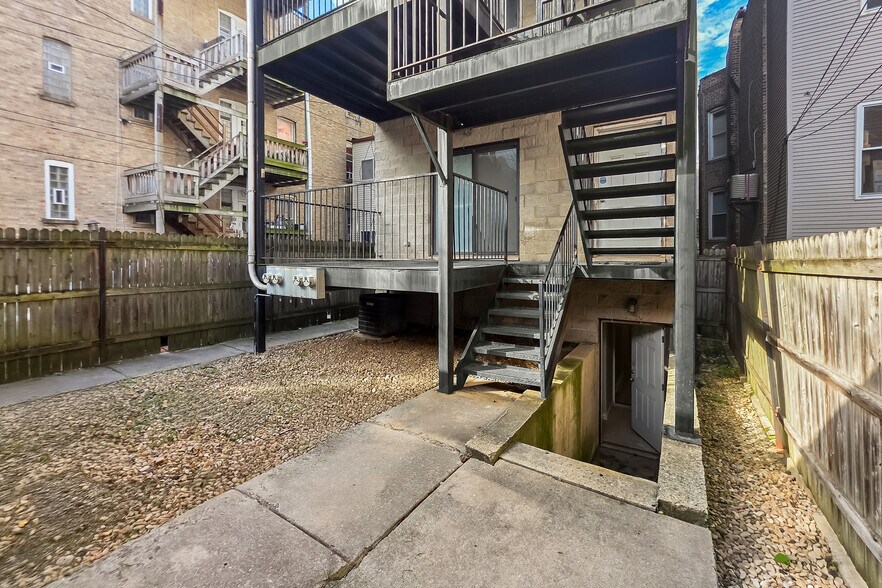 Building Photo - 1007 N Francisco Ave