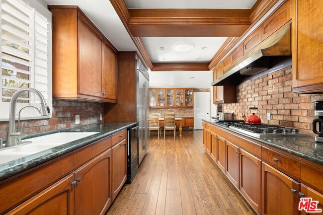 Building Photo - 1456 Roscomare Rd