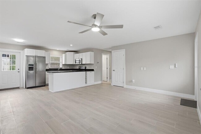 Building Photo - 550 E Minnesota Ave