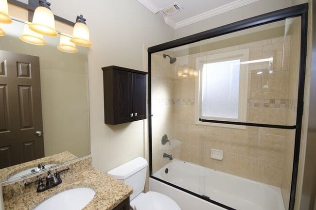 Building Photo - Luxury that you can call home! Amazing Loc...