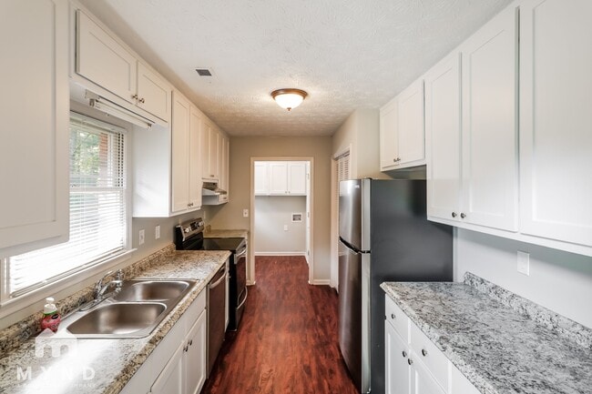 Building Photo - 65 Mountain View Cir