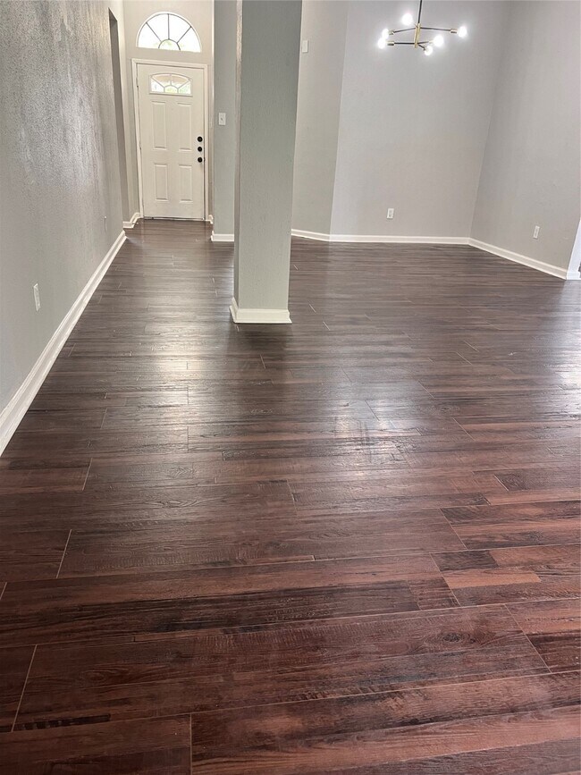Building Photo - 7215 Trogon Ln