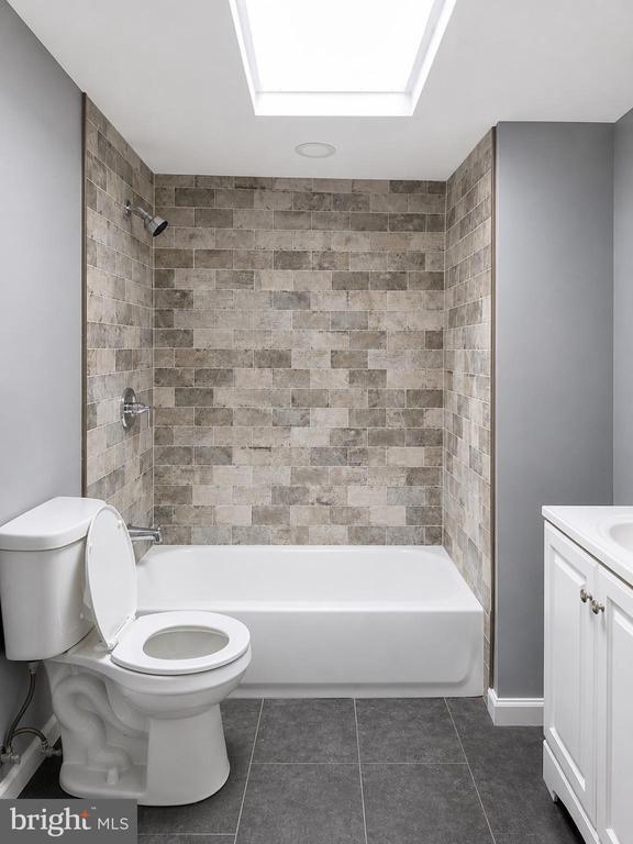 Building Photo - 229 N 65th St