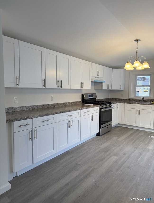 Building Photo - 23 Hunters Rd