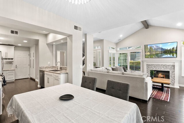 Building Photo - 19 Dover Pl