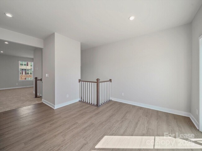 Building Photo - 9922 Oaklawn Blvd NW