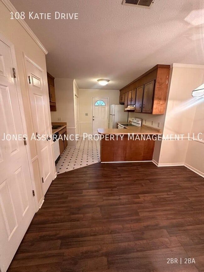 Building Photo - 108 Katie Dr