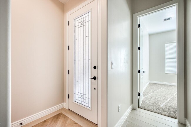 Building Photo - Beautiful East side House 4 bed-2.5 baths, part of The Club that includes Swimming Pool, Gym, Ten...