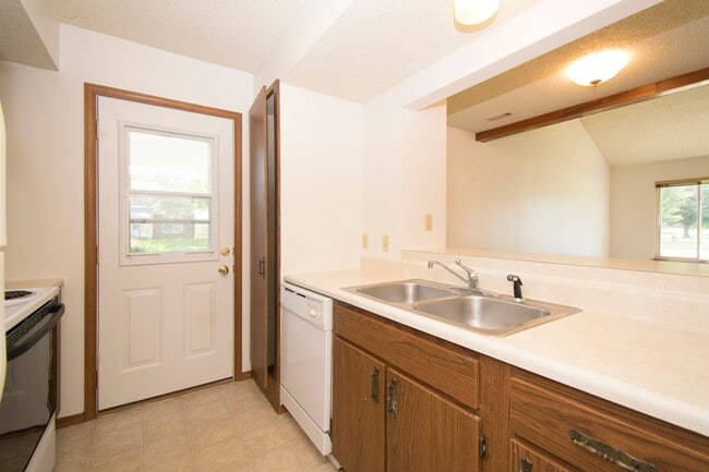 Building Photo - 2510MY