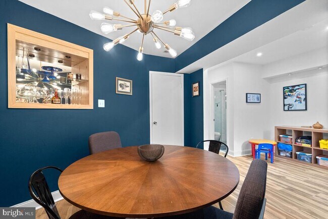 Building Photo - 1434 Potomac Ave SE