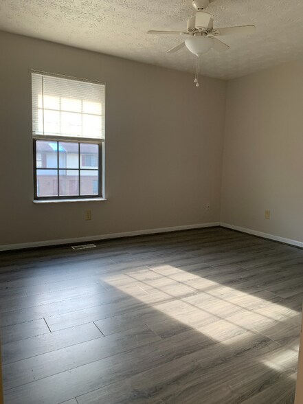 Building Photo - 726 Ohio Pike