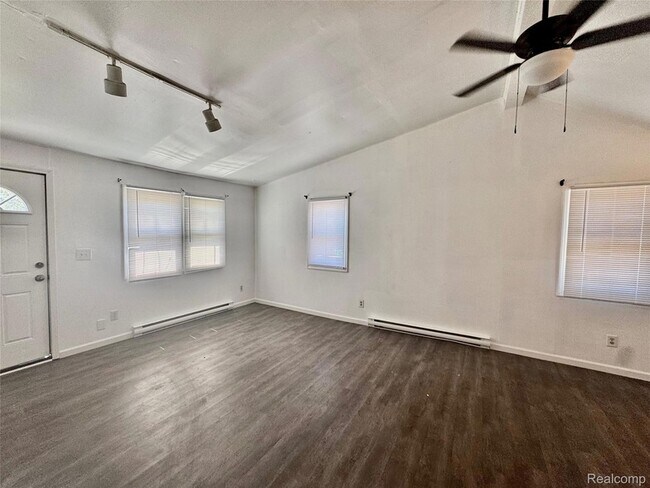 Building Photo - 219 N Prospect Rd