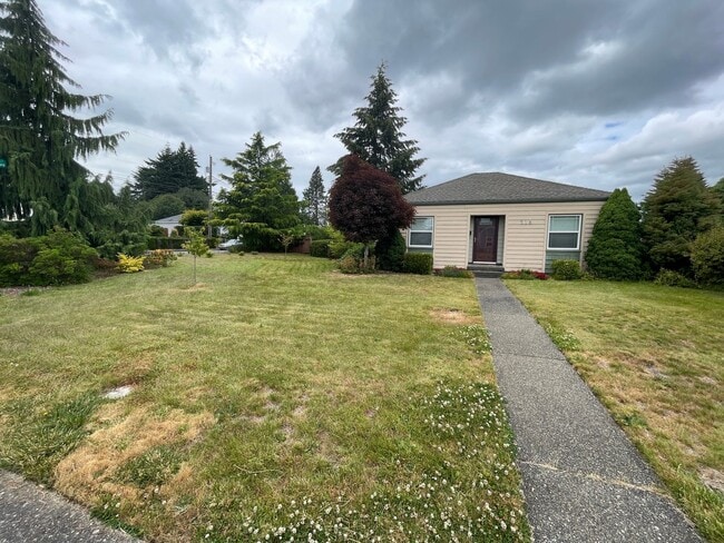 Building Photo - Beautiful 2 Bedroom Home on Spacious Corner Lot