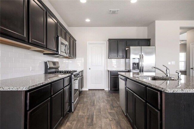 Building Photo - 13935 Belzer Dr