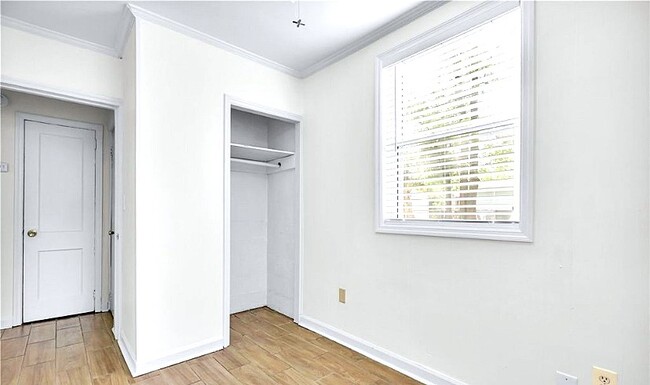 Building Photo - 803 Googe St