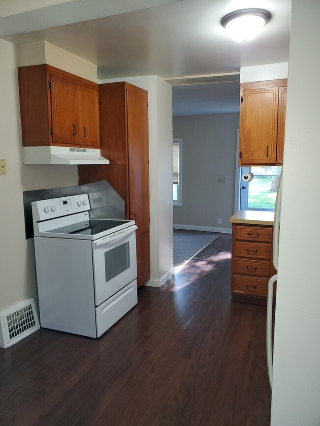 Building Photo - 2820 Stinson Blvd NE