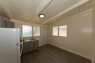 Building Photo - 723 Hoomalimali St